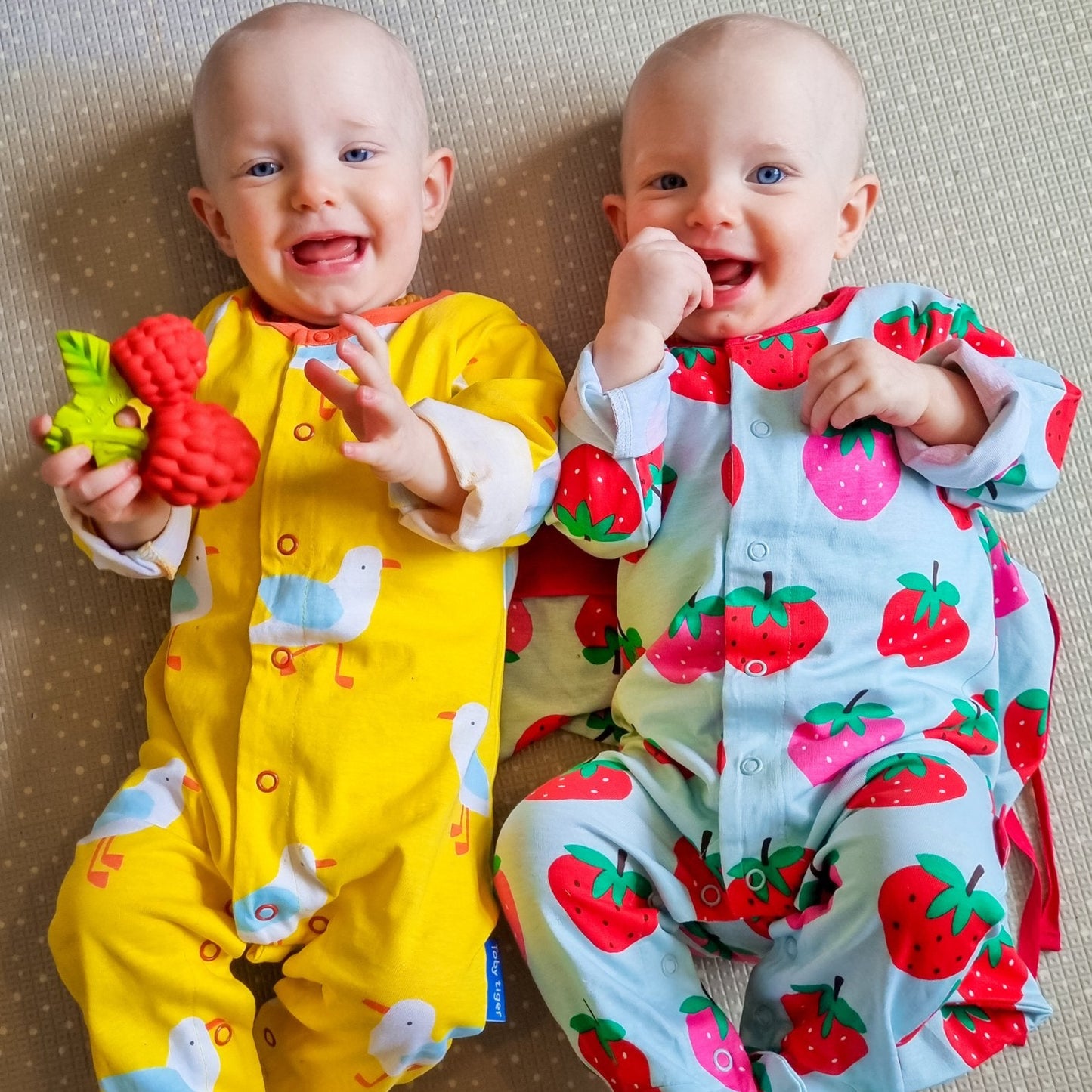 Organic Yellow Seagull Print Baby Gift Set - Toby Tiger UK Retail