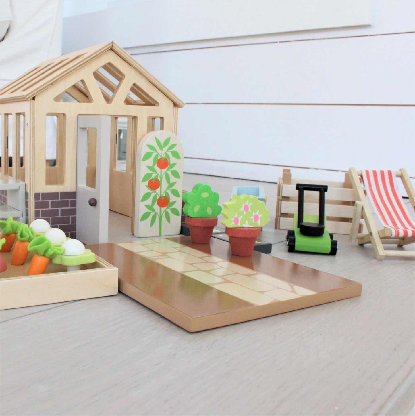 Greenhouse and Garden Set - Toby Tiger