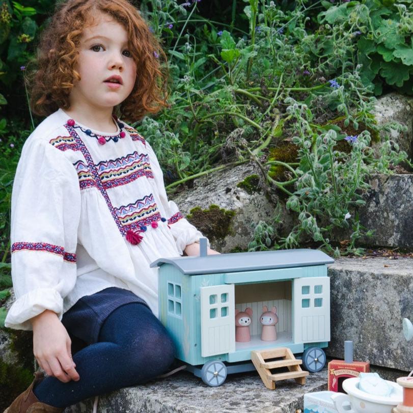 Secret Meadow Shepherds Hut - Toby Tiger