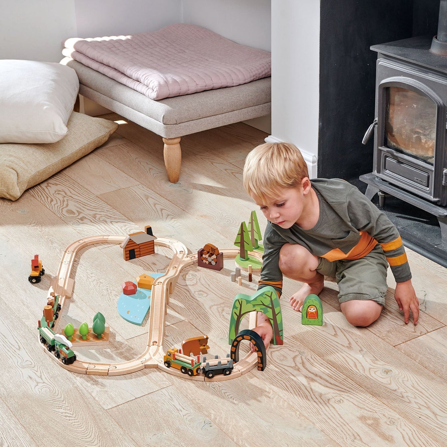 Wild Pines Train Set - Toby Tiger