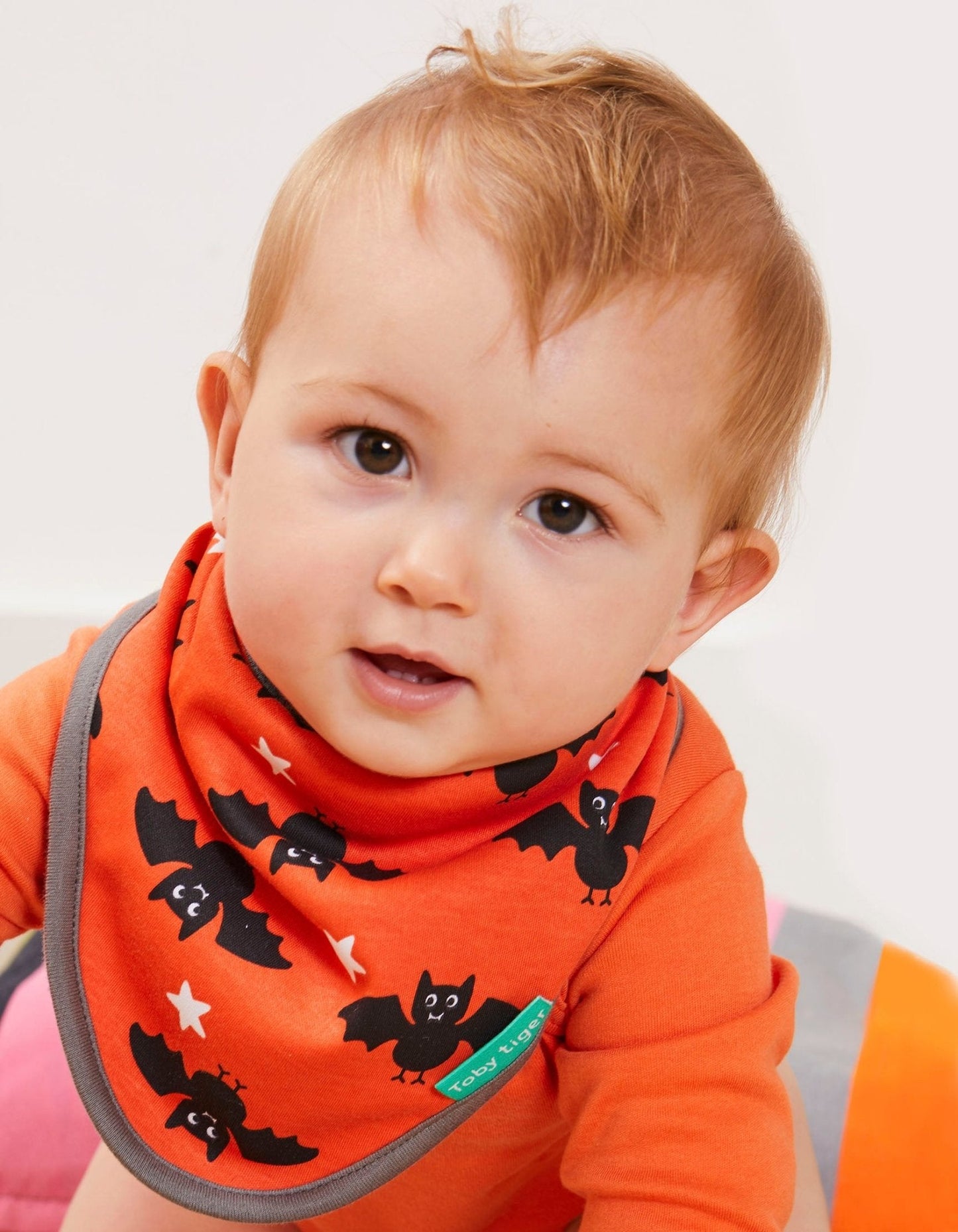 Organic Bat Print Dribble Bib - Toby Tiger