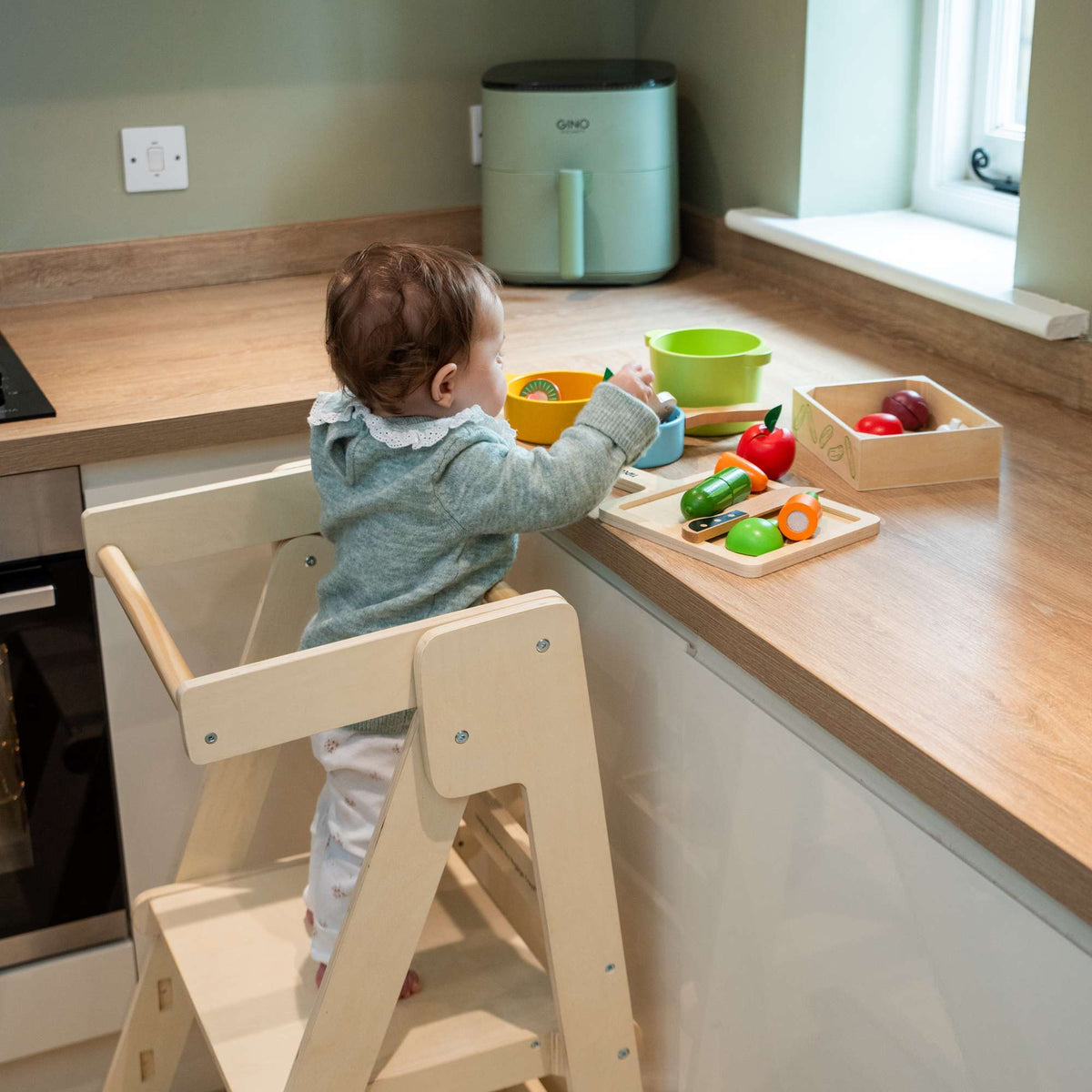 Bigjigs Toys Foldable Toddler Tower | Wooden Kids Kitchen & Counter Helper - Toby Tiger UK