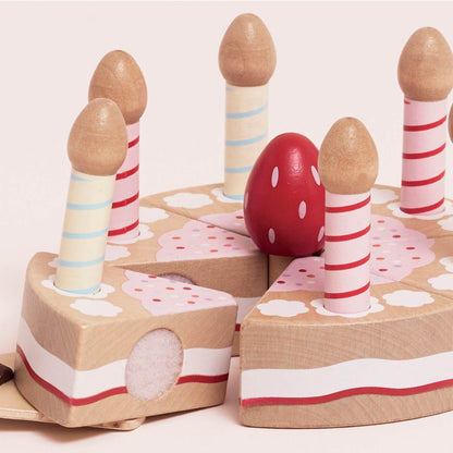 Sliceable Birthday Cake & Candles