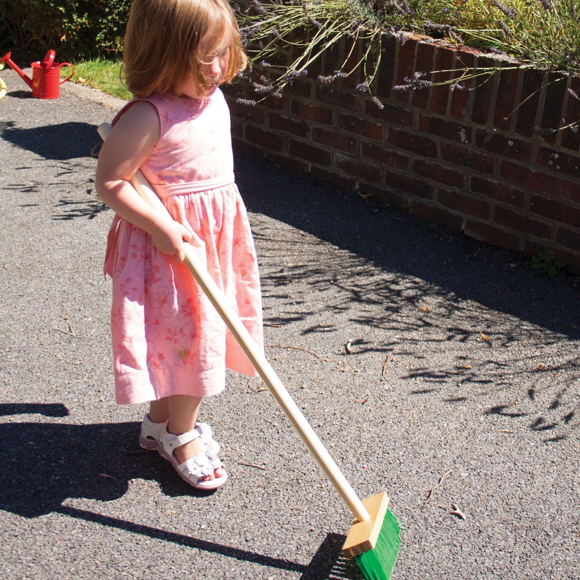 Long Handled Brush - Toby Tiger