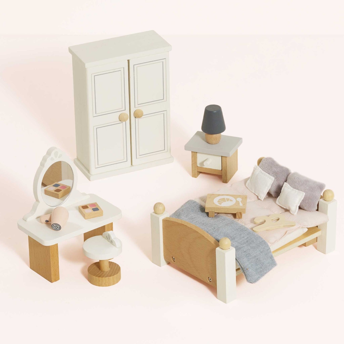 Wooden Dolls House Bedroom - Toby Tiger UK