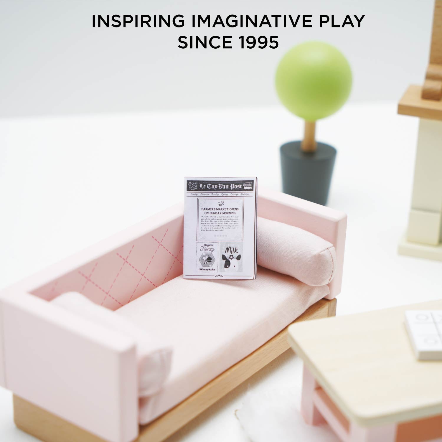 Wooden Dolls House Living Room - Toby Tiger UK