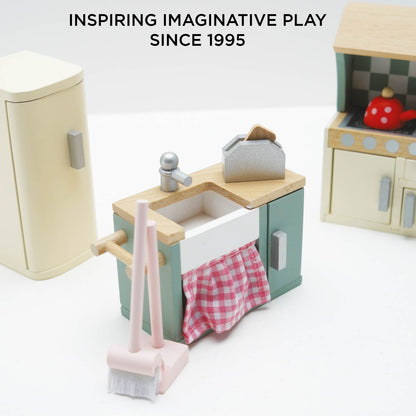 Wooden Dolls House Kitchen Furniture - Toby Tiger UK