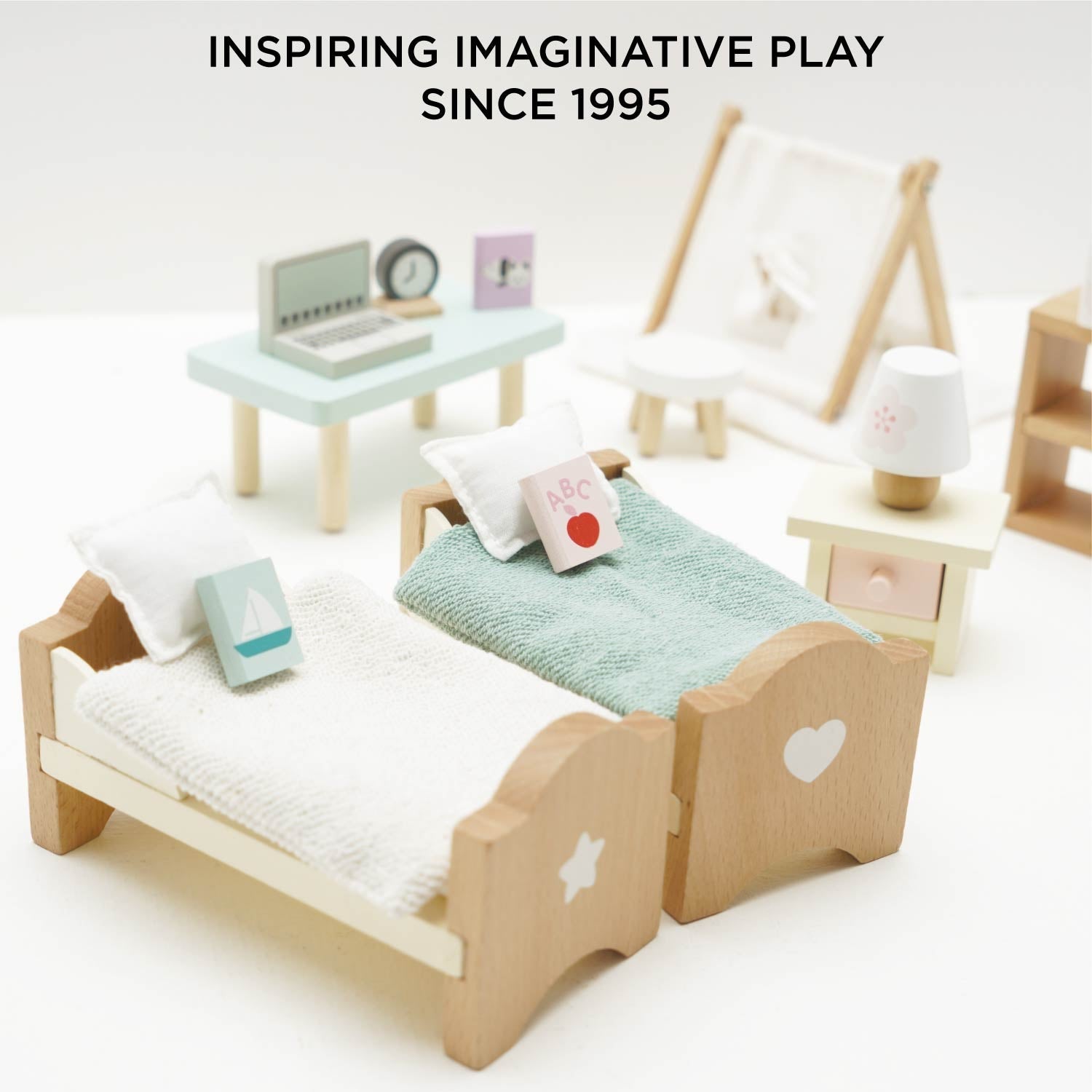 Wooden Dolls House Child's Bedroom Furniture - Toby Tiger UK