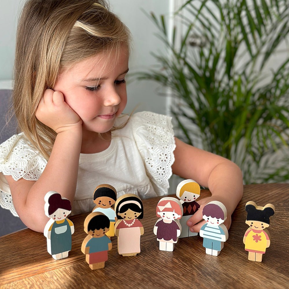 Doll Family With Cat - Toby Tiger