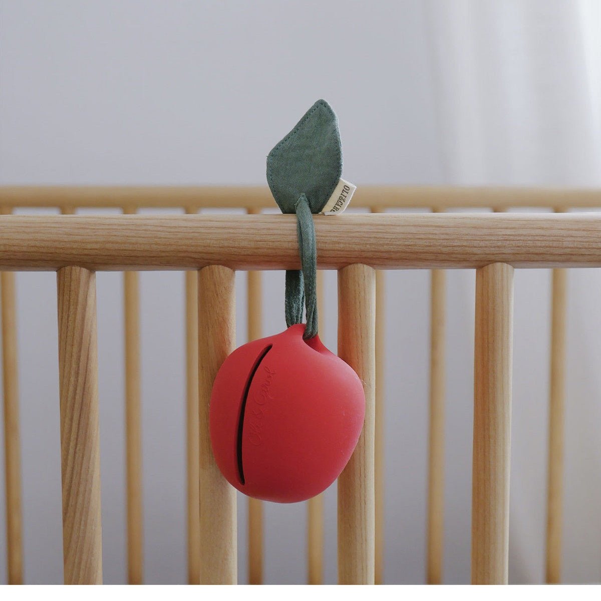 Oli & Carol Pepa the Apple Pacifier Case - Toby Tiger