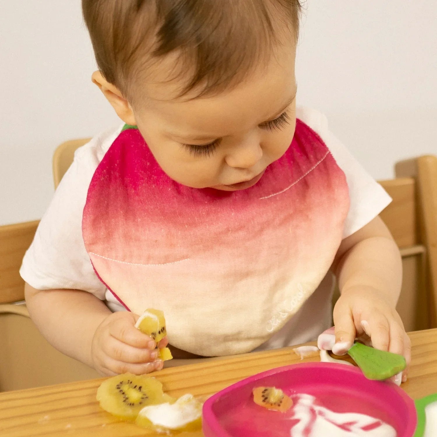 Oli&Carol Ramona the Radish Feeding Bib - Toby Tiger