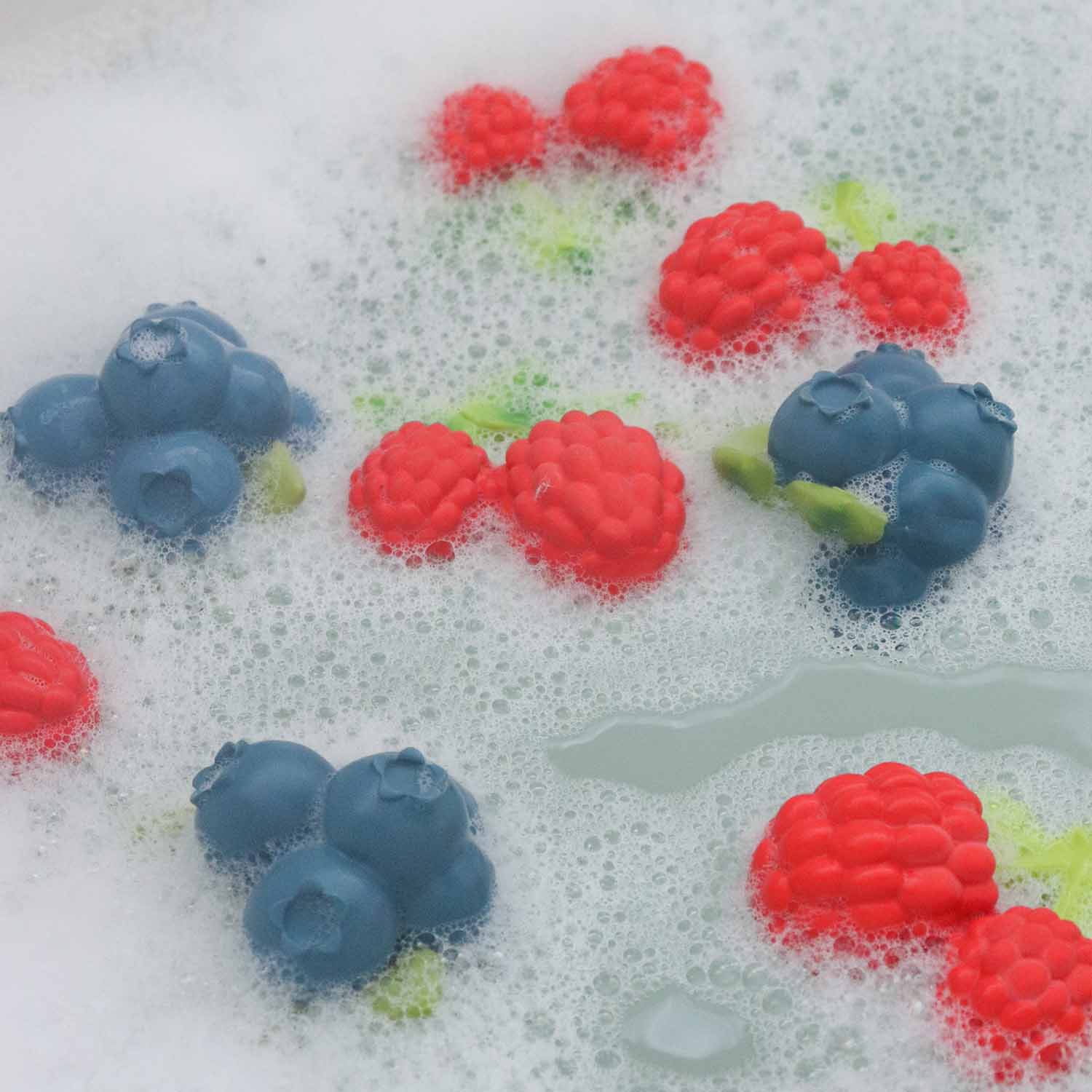 Oli & Carol Jerry the Blueberry Teether - Toby Tiger
