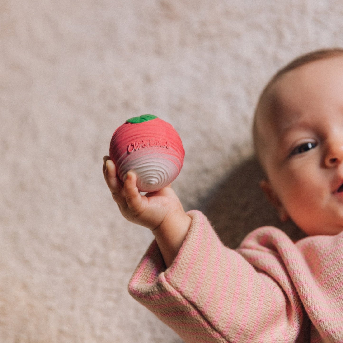 Oli & Carol Baby Sensory Ball Veggie Salad - Toby Tiger