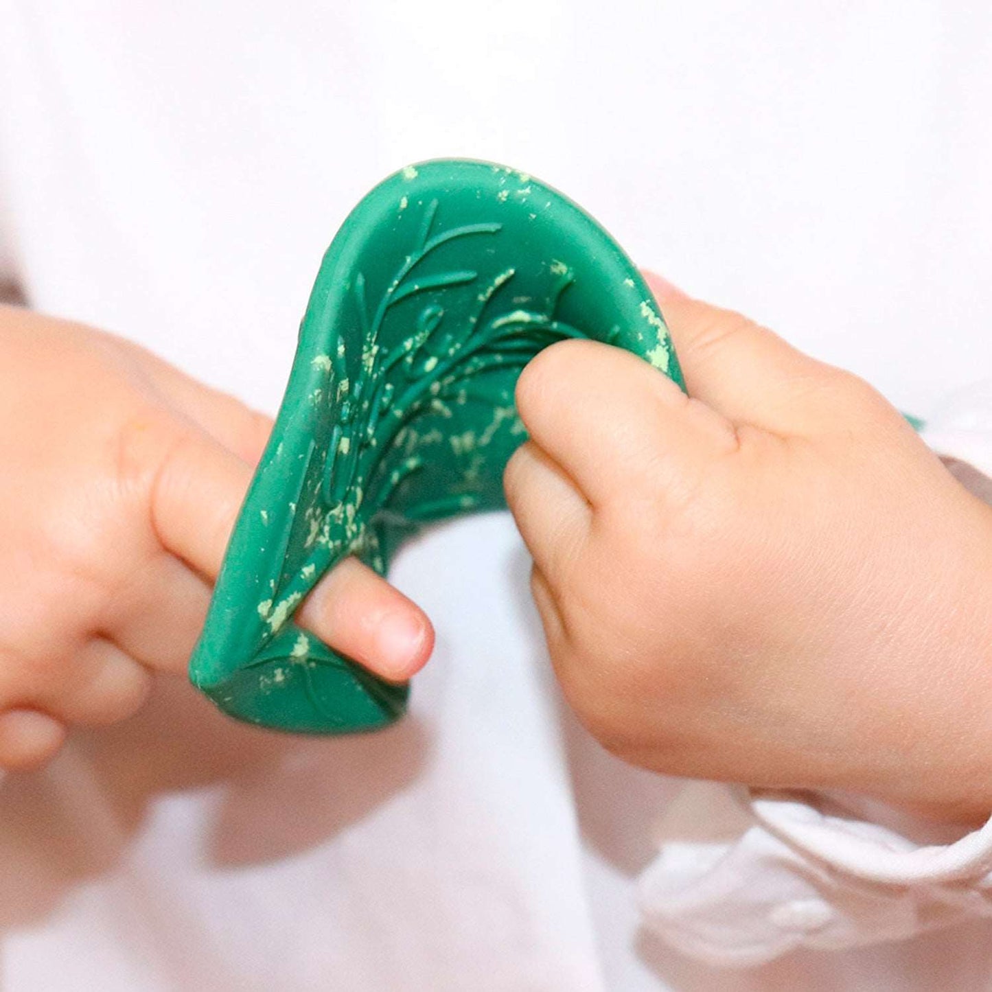 Oli & Carol Chlorophyll Leaf Teether - Toby Tiger