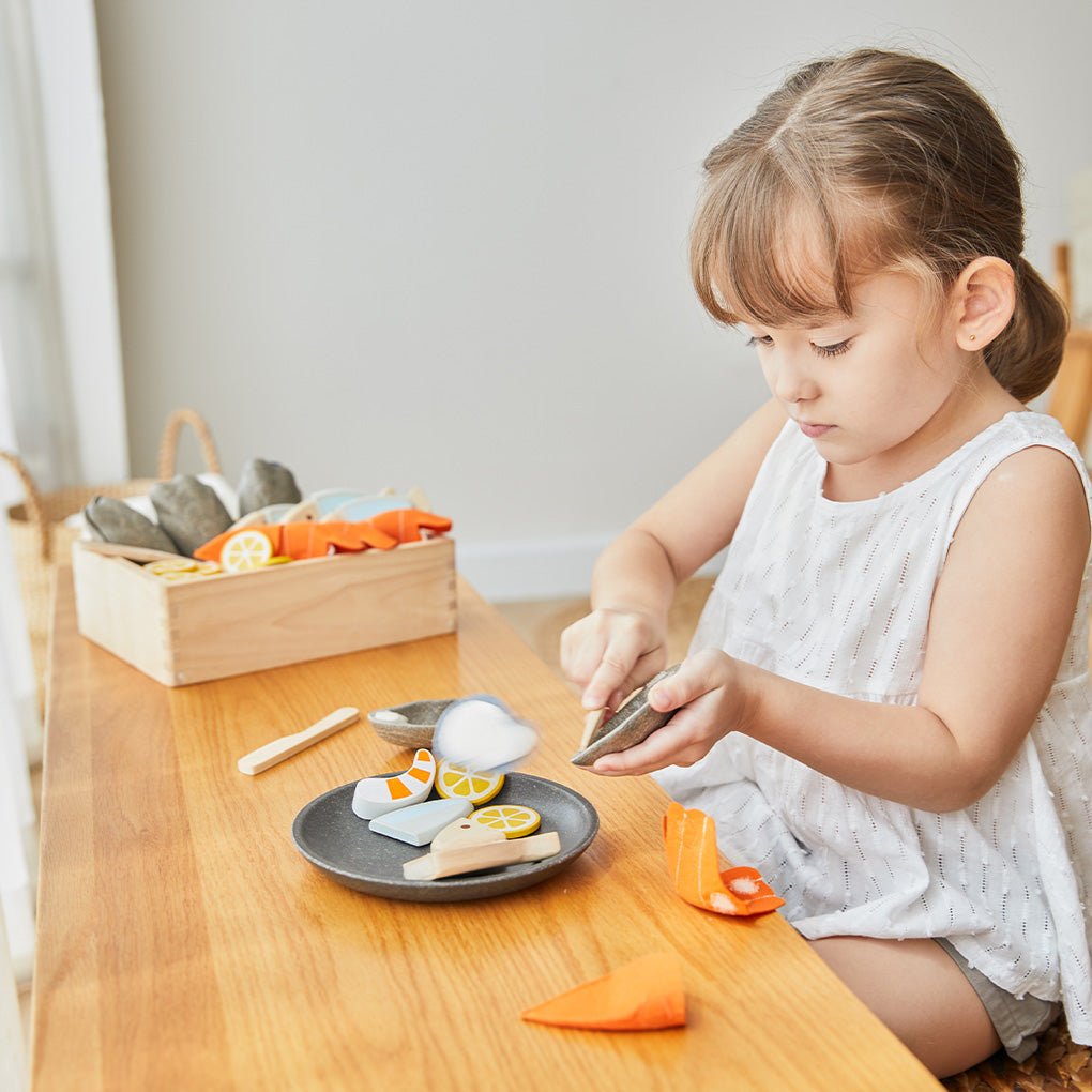 PlanToys Seafood Platter - Toby Tiger