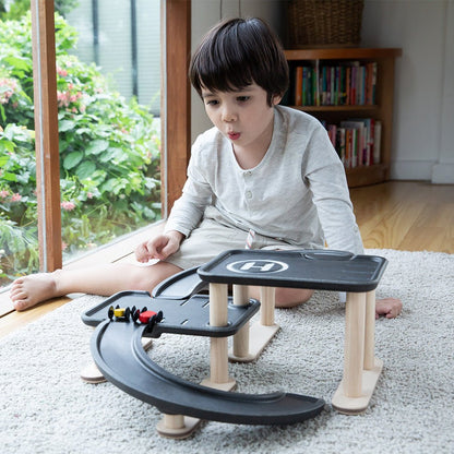 PlanToys Race 'n' Play Parking Garage - Toby Tiger
