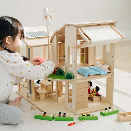 PlanToys Green Dollhouse With Furniture - Toby Tiger