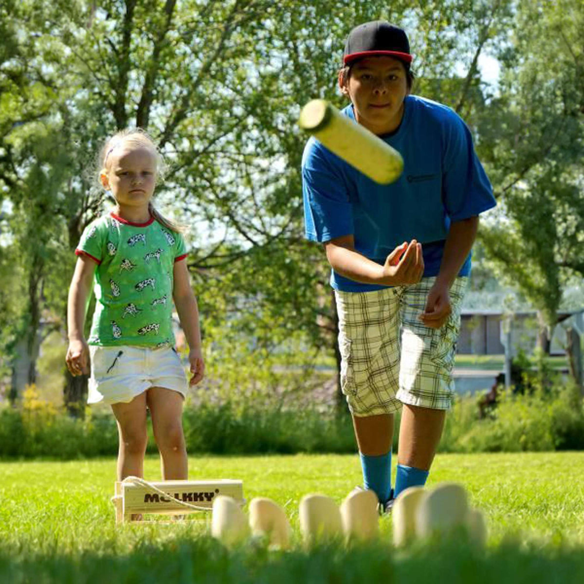 Mölkky Original Finnish Garden Game Set in Wooden Storage Crate - Toby Tiger UK