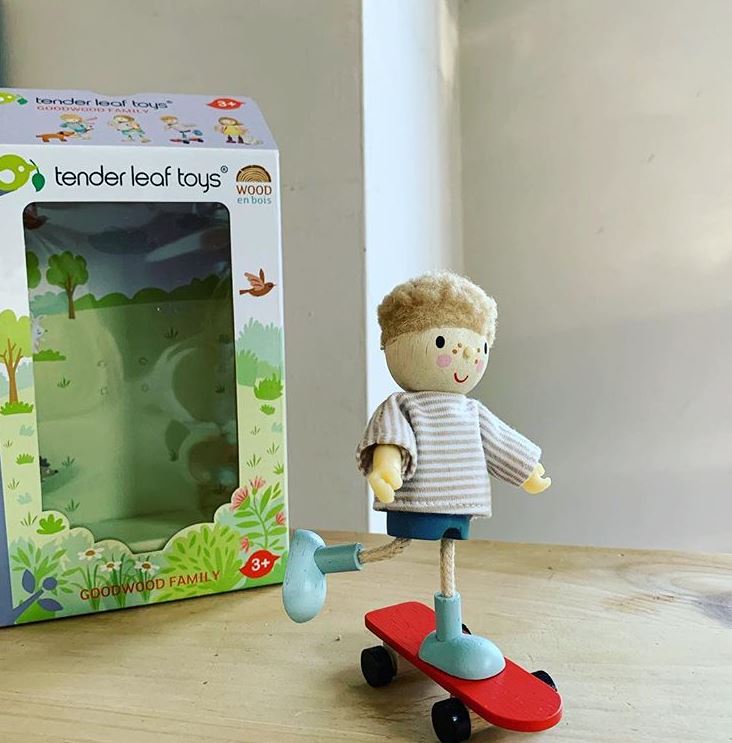 Edward And His Skateboard - Toby Tiger