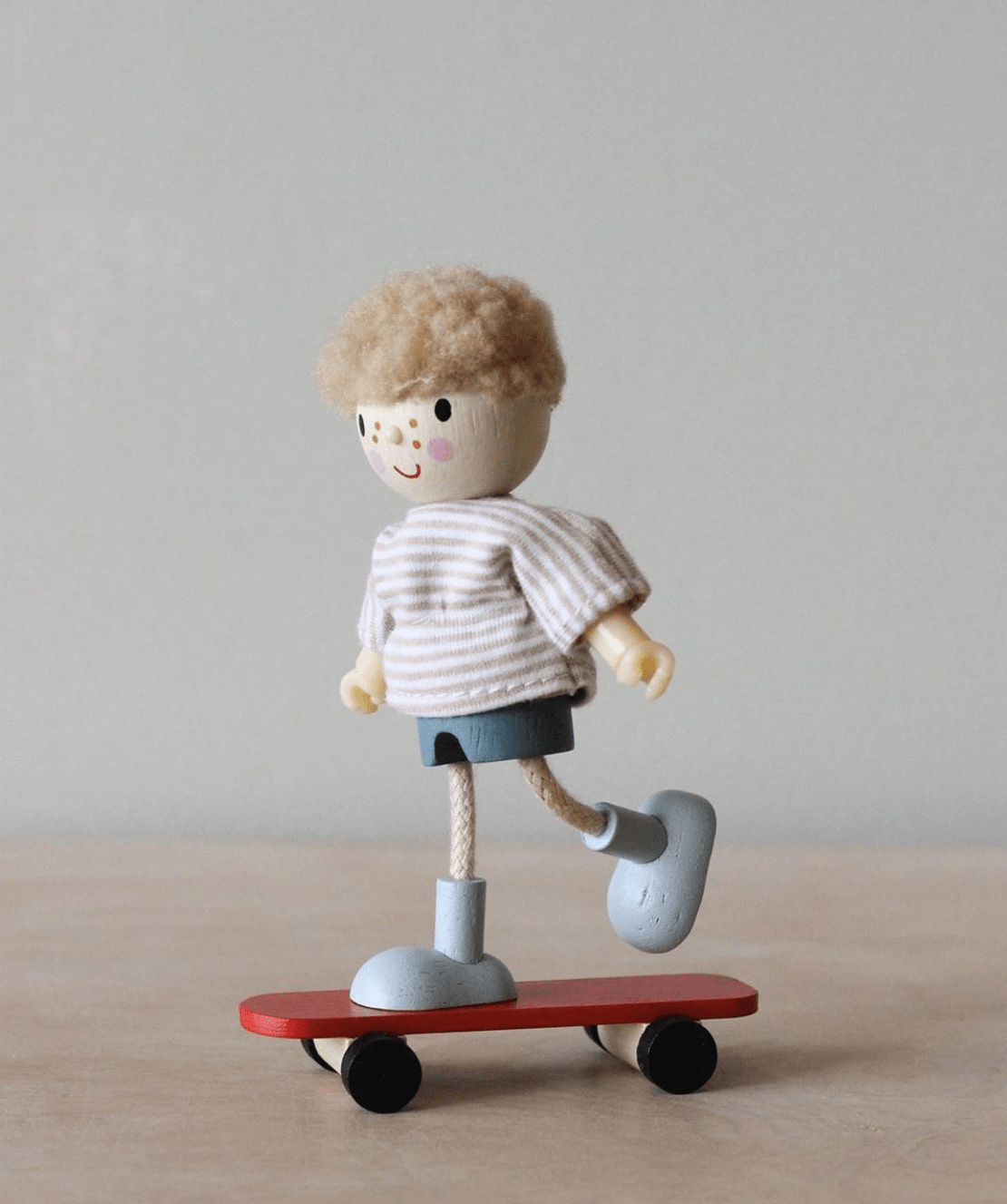 Edward And His Skateboard - Toby Tiger