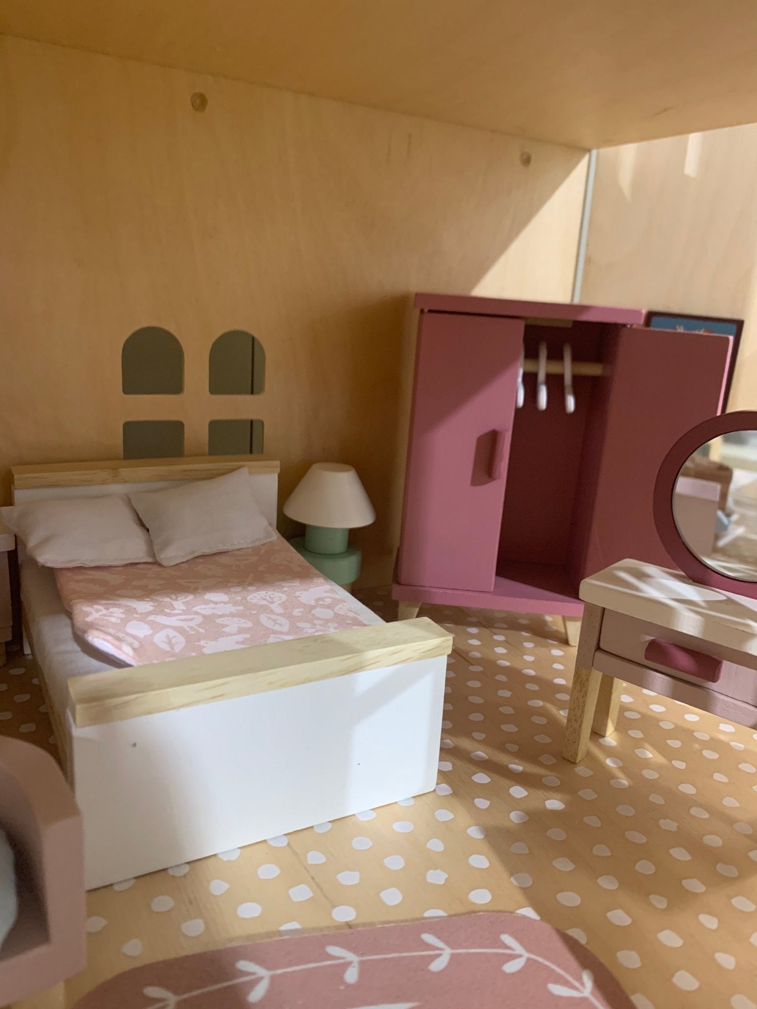 Dolls House Bedroom Furniture - Toby Tiger