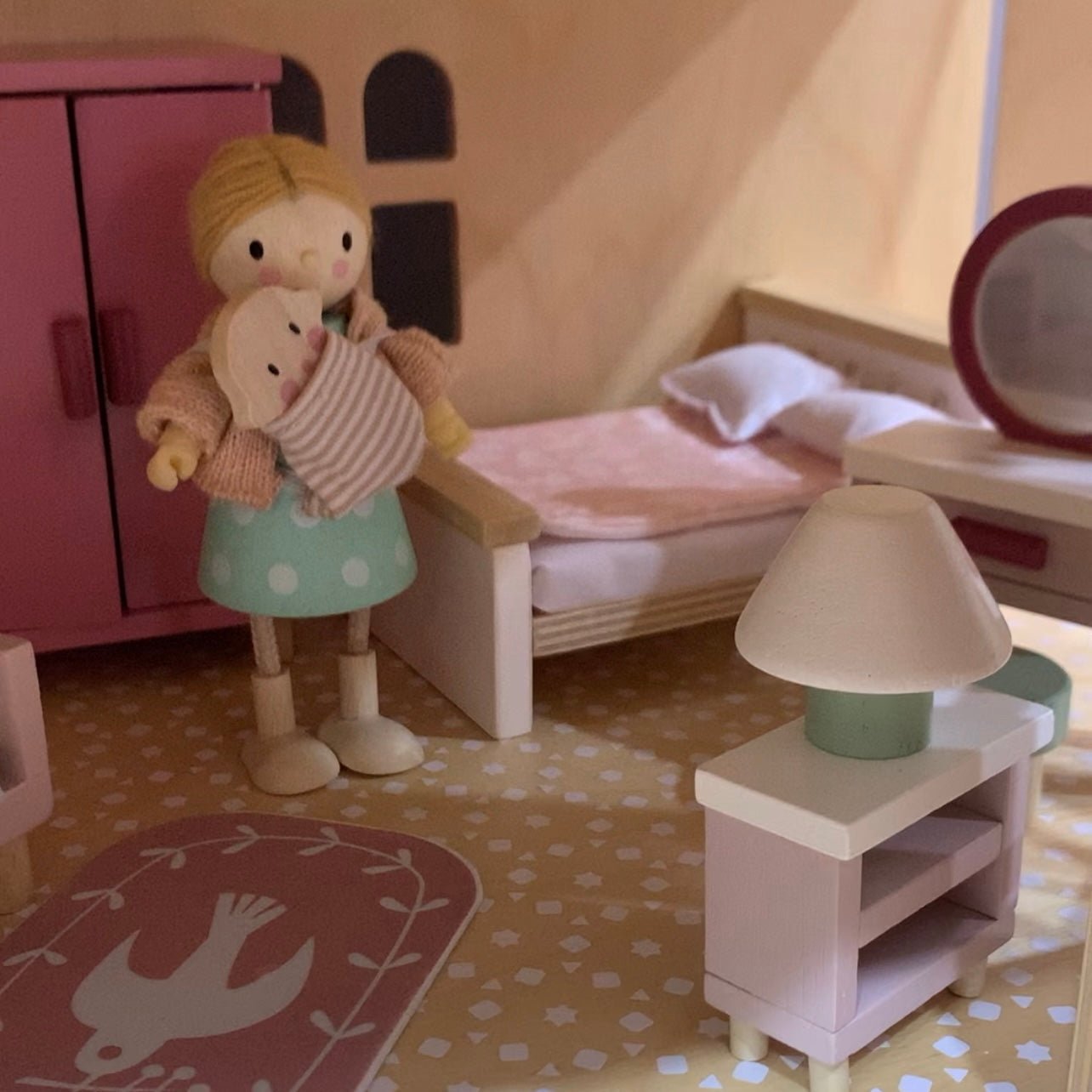 Dolls House Bedroom Furniture - Toby Tiger