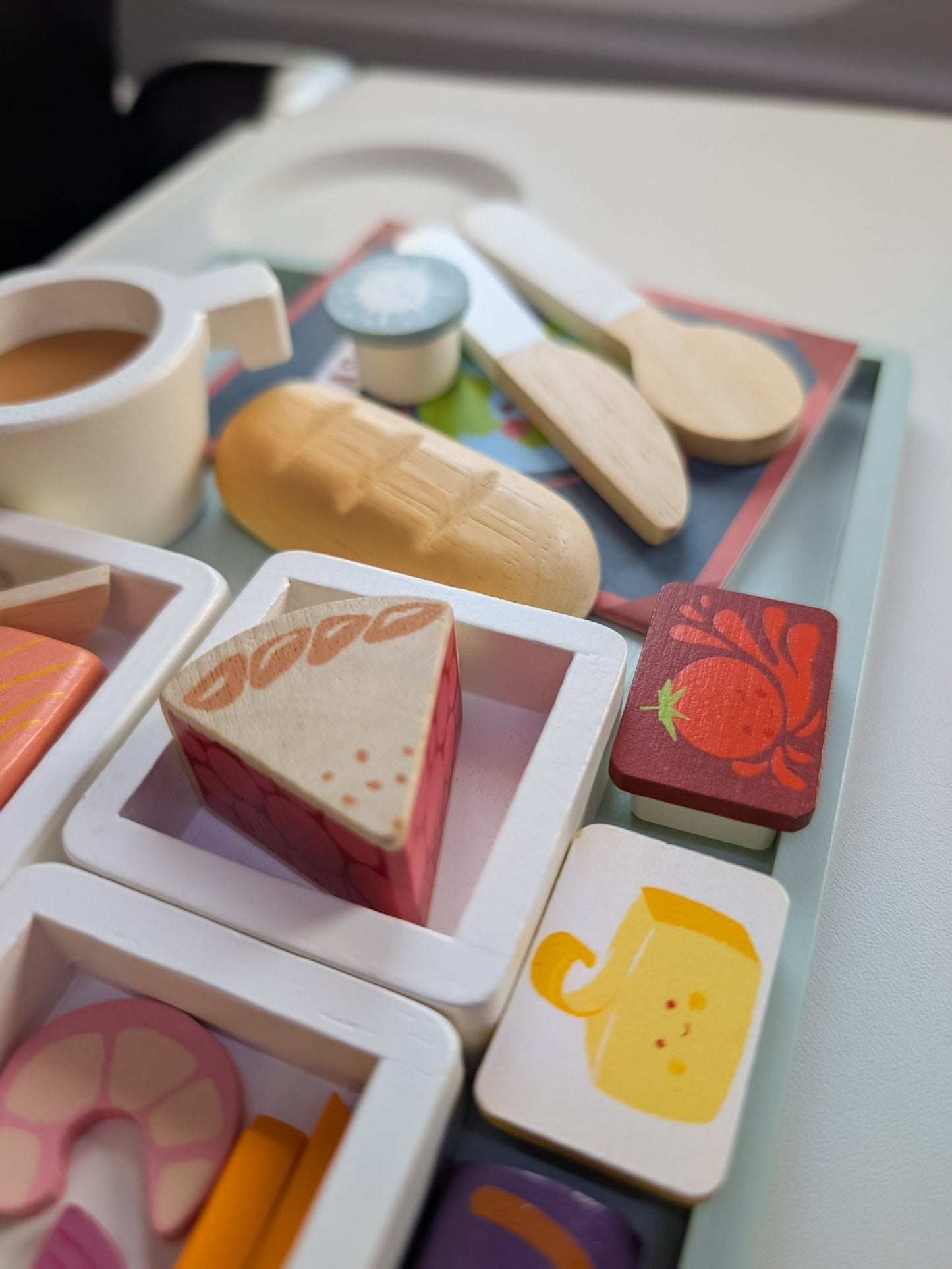 Airline Meal Tray - Toby Tiger UK