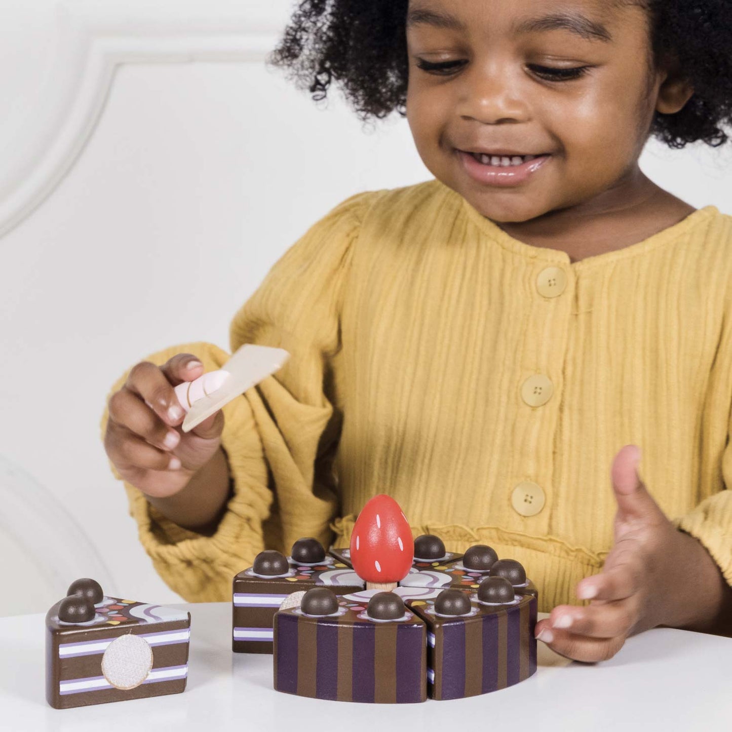 Chocolate Gateau Sliceable Cake - Toby Tiger UK