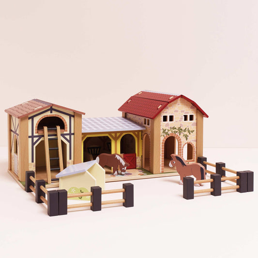 Wooden Farmyard Stables - Toby Tiger