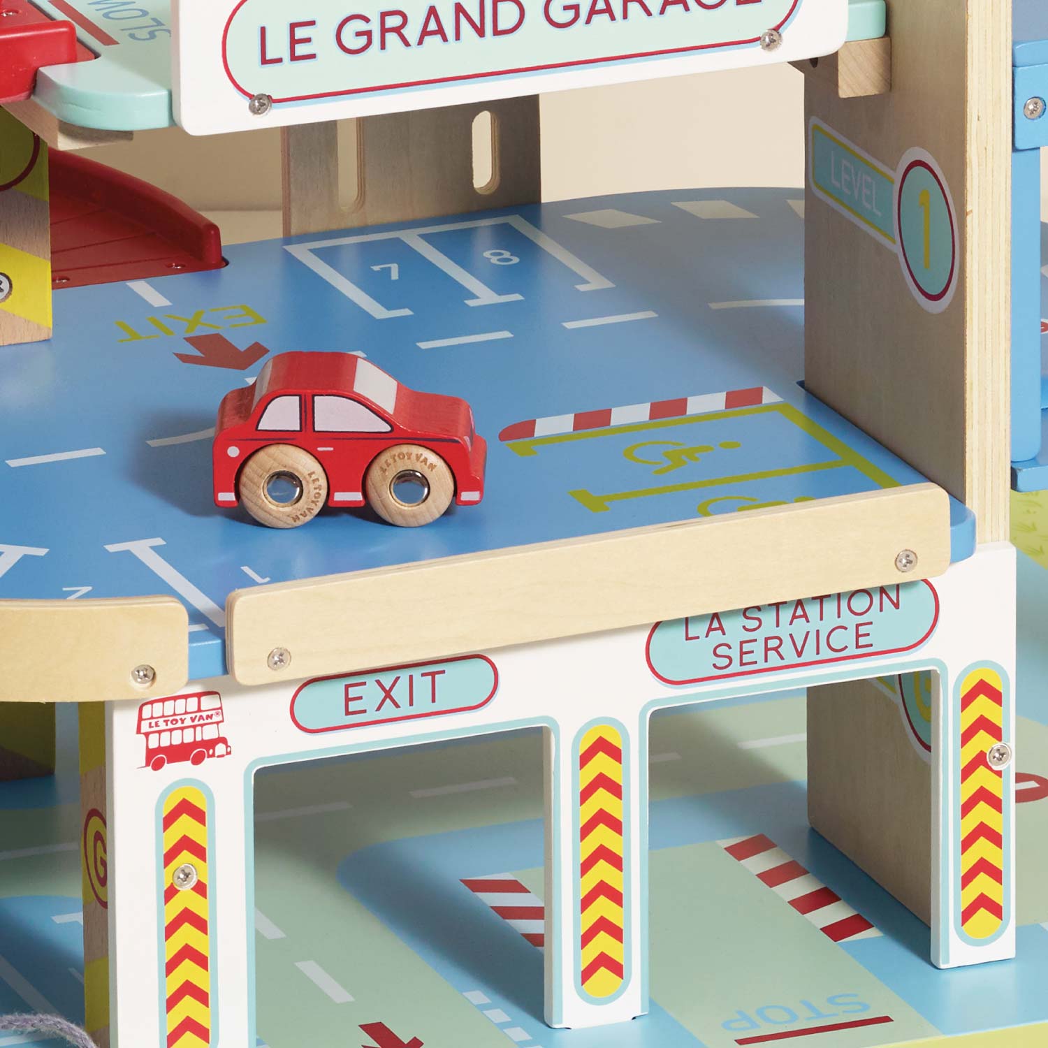 Le Grand Wooden Garage - Toby Tiger UK