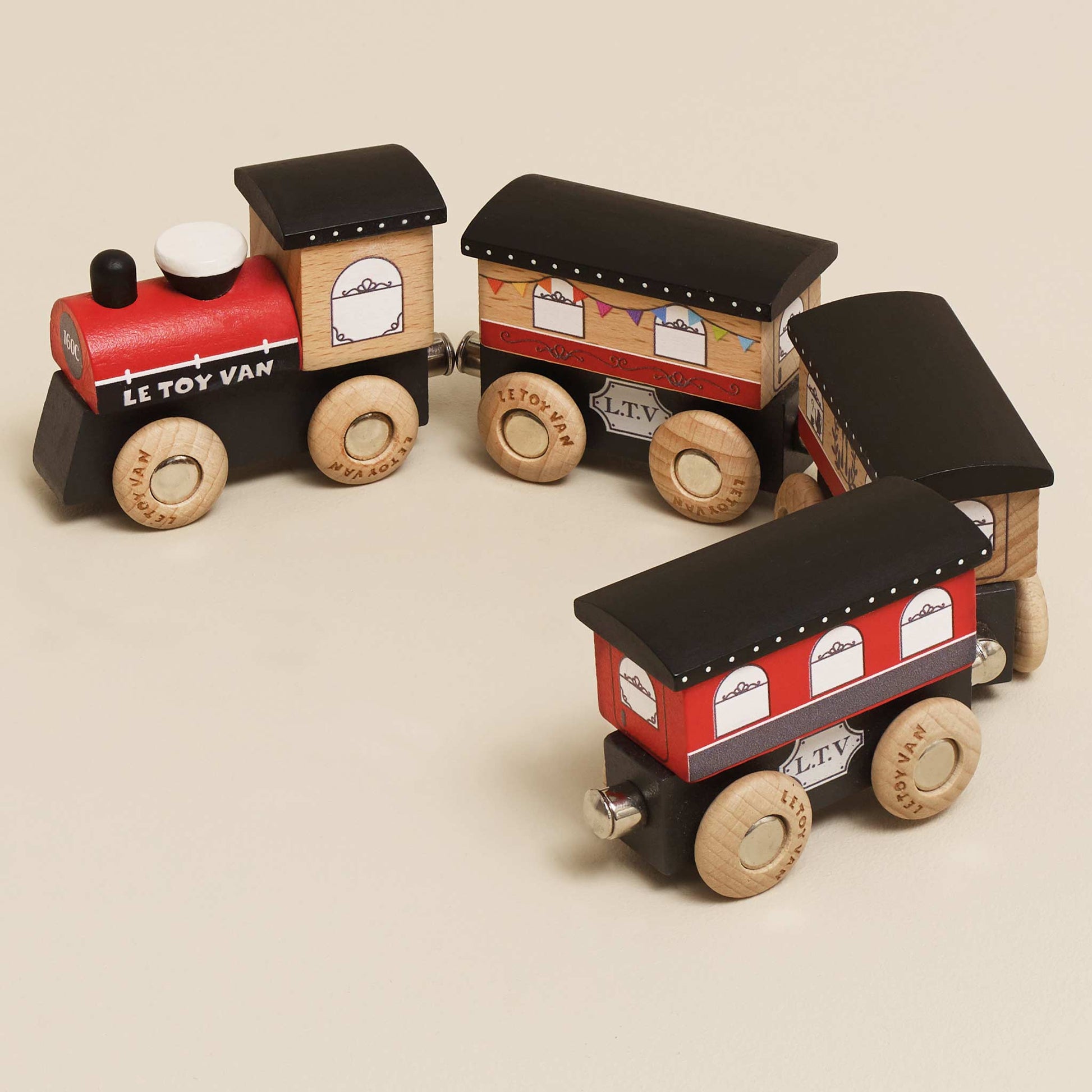 Royal Express Train & Carriages - Toby Tiger UK