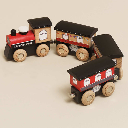 Royal Express Train & Carriages - Toby Tiger UK